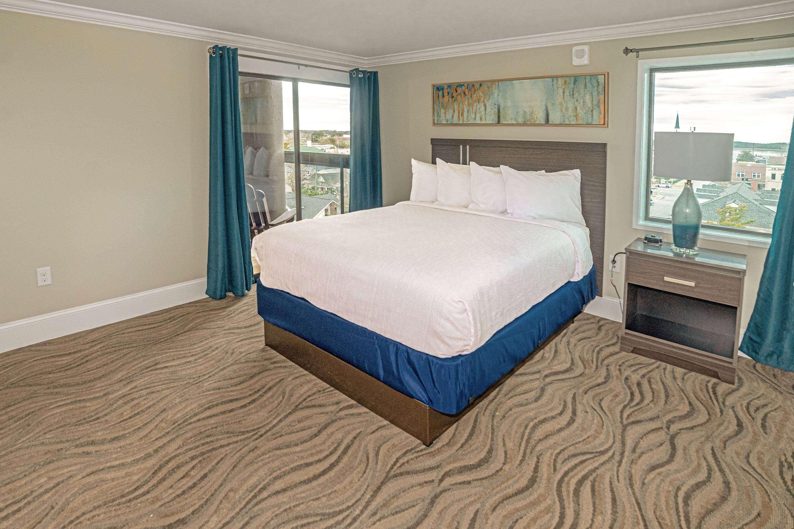 Bask Hotel At Big Rock Landing Morehead City Esterno foto