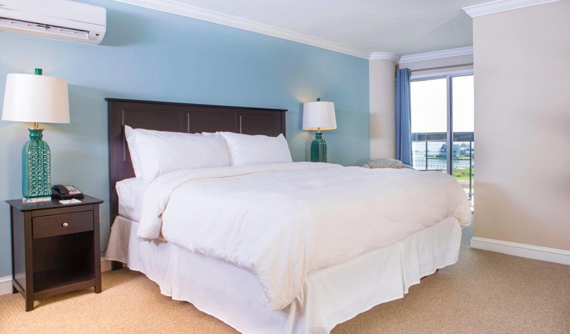 Bask Hotel At Big Rock Landing Morehead City Esterno foto