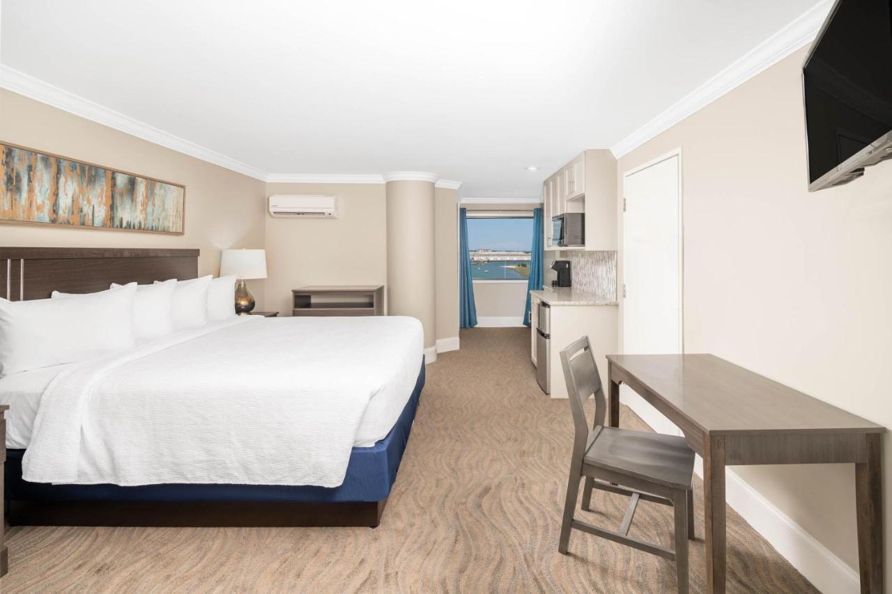 Bask Hotel At Big Rock Landing Morehead City Esterno foto