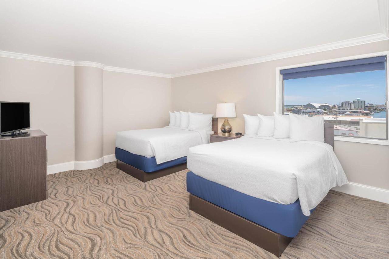 Bask Hotel At Big Rock Landing Morehead City Esterno foto